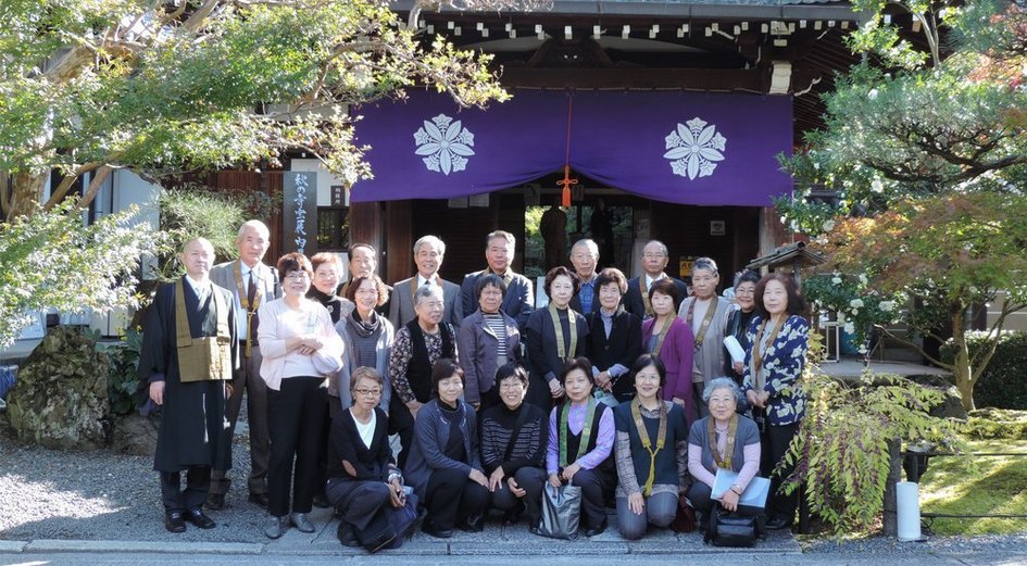 2015年11月4日～6日 第三回 法然上人二十五霊場巡拝の旅 昨年より法然上人25霊場巡礼の旅を始めました。浄土宗の檀信徒並びに他宗の方も法然上人の御縁のあるお寺を是非参拝して、私たちもお念仏の縁を頂戴して、より一層の […]